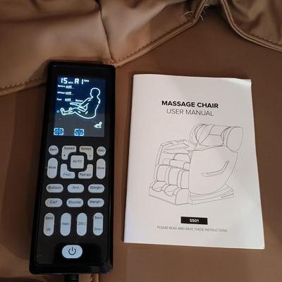 LOT 5B: Real Relax SS01 Zero Gravity Massage Chair