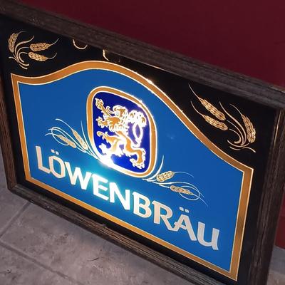 LOT 20B: Vintage Löwenbräu Brewery Glass-Front Lighted Bar Sign, Budweiser Salutes Mirror & Plastic Booze Bank