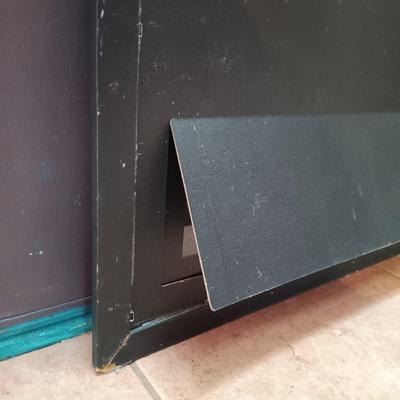 LOT 20B: Vintage Löwenbräu Brewery Glass-Front Lighted Bar Sign, Budweiser Salutes Mirror & Plastic Booze Bank