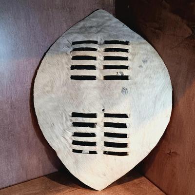 LOT 25A: Pair of Small Xhosa / Zulu Decorative Shields