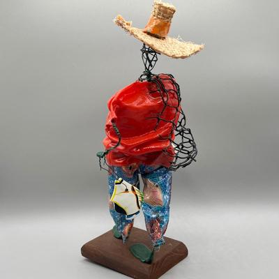 LOT 41B: Bahamas Lil Locals Figurine