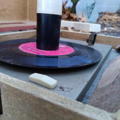 LOT 126A: RCA Victor Model 8 Record Player with Vintage Records, Grateful Dead Book & Ticket Stubs 80s Bruce Springsteen and The...