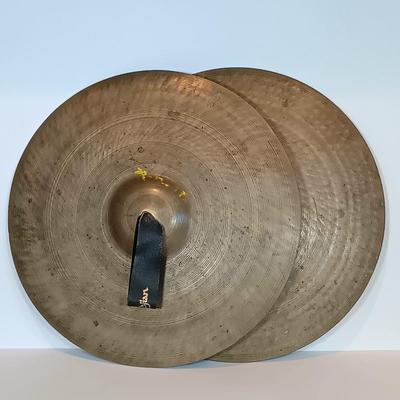 LOT 127A: Pair of Zildjian 14" Crash Cymbals