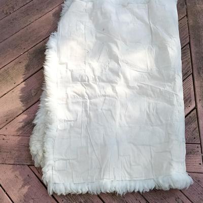 LOT 139A: Alpaca Wool Rug 58" x 42"