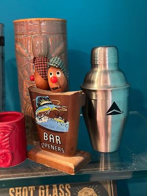 LOT 171B: Vintage Bar / Cocktail Collection