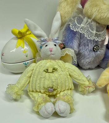 Easter Decor Lot: Bunnies, Chick and Egg
