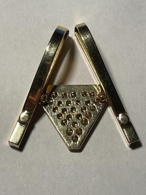 ESTATE PREOWNED 14K & DIAMOND SLIDE PENDANT 5.3 DWT/PENNYWEIGHTS WITH A HALF CARAT TW DIAMONDS AS PICTURED. FREE DOMESTIC SHIPPING.
