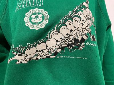 Vintage Fighting Sioux UND Sweatshirt L