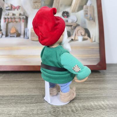 LOT 301B: Vintage Retired Disney Christmas Snow White and the Seven Dwarfs Ashton Drake Galleries Porcelain Dolls w/ Wooden Backdrop