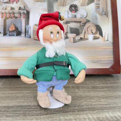 LOT 301B: Vintage Retired Disney Christmas Snow White and the Seven Dwarfs Ashton Drake Galleries Porcelain Dolls w/ Wooden Backdrop