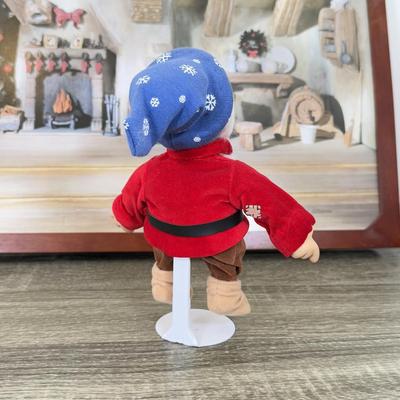 LOT 301B: Vintage Retired Disney Christmas Snow White and the Seven Dwarfs Ashton Drake Galleries Porcelain Dolls w/ Wooden Backdrop