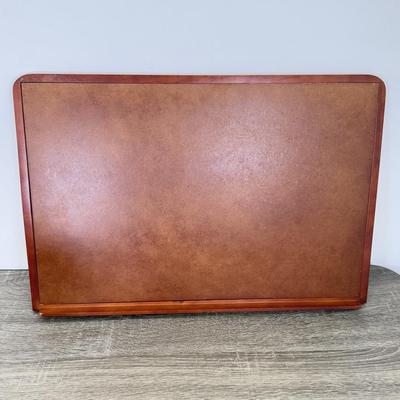 LOT 301B: Vintage Retired Disney Christmas Snow White and the Seven Dwarfs Ashton Drake Galleries Porcelain Dolls w/ Wooden Backdrop