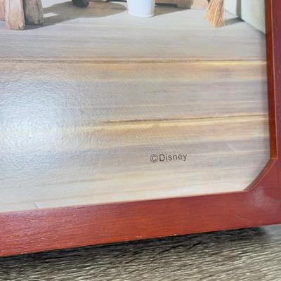 LOT 301B: Vintage Retired Disney Christmas Snow White and the Seven Dwarfs Ashton Drake Galleries Porcelain Dolls w/ Wooden Backdrop