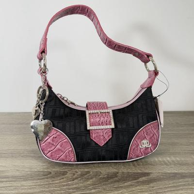 LOT 305B: Pink & Black Jennifer Lopez JLo Purse w/ Tag & Black Liz Claiborne Hand Bag