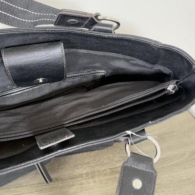 LOT 305B: Pink & Black Jennifer Lopez JLo Purse w/ Tag & Black Liz Claiborne Hand Bag