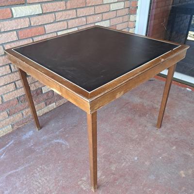 Vintage Wood & Naugahyde Card Table (BD-SD)