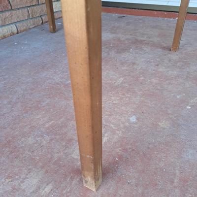 Vintage Wood & Naugahyde Card Table (BD-SD)