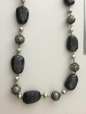 VCLM marked fashion stone statement necklace