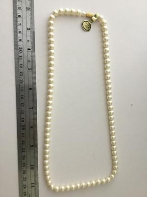 Beautiful vintage pearl type collar necklace