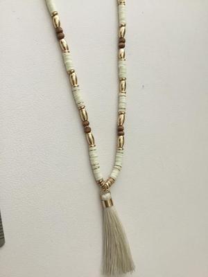 Beautiful fashion tassel necklace