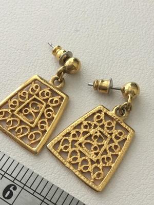 Beautiful gold tone fashion earrings