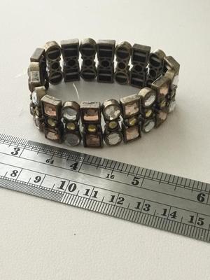 Beautiful stretchy fashion bracelet