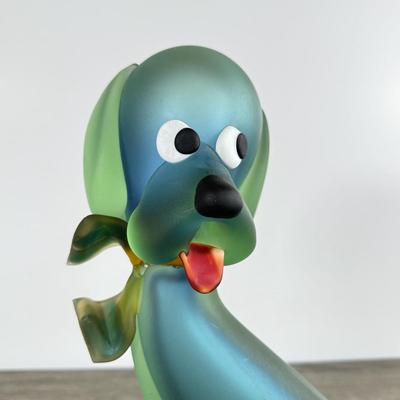 LOT 1D: Vintage Murano Seguso Uranium Art Glass Dog Sculpture *condition issue*