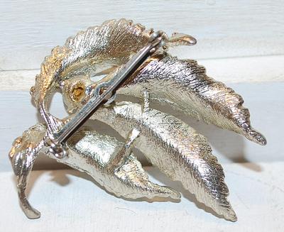 VINTAGE 1950-1960's Brushed Silver BROOCH (1½" x 2") with Single Round BLUE Faceted Stone