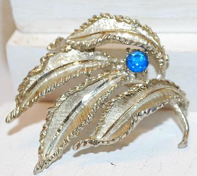 VINTAGE 1950-1960's Brushed Silver BROOCH (1½" x 2") with Single Round BLUE Faceted Stone
