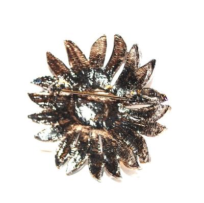 13 Pearls with Dark Gold Tone Flower Star Pin 1½"