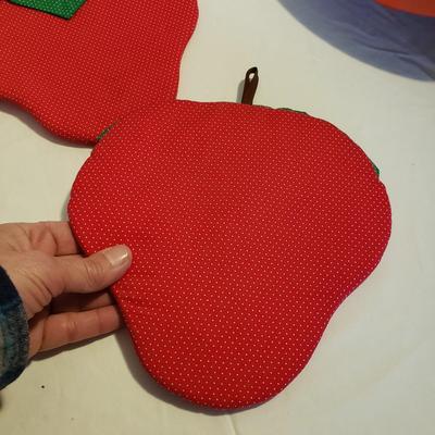 Red Kitchen/Sink Accessories (B3-KD)