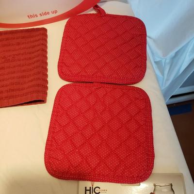 Red Kitchen/Sink Accessories (B3-KD)