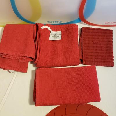 Red Kitchen/Sink Accessories (B3-KD)