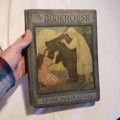 Antique Books and More (B3-KD)