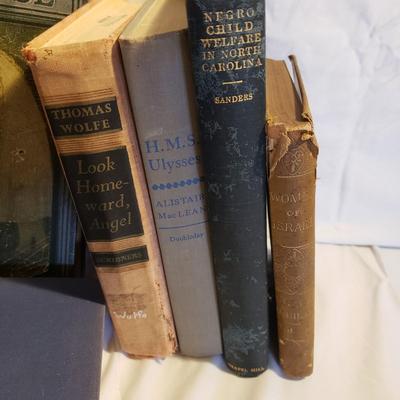 Antique Books and More (B3-KD)
