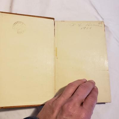 Antique Books and More (B3-KD)
