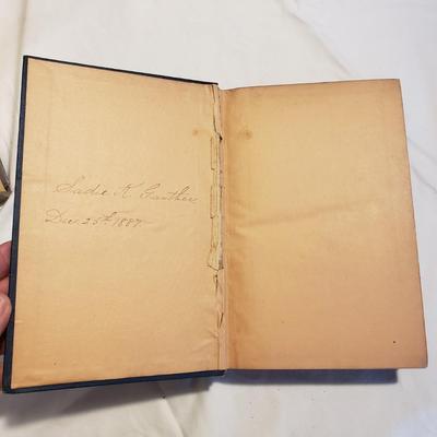 Antique Books and More (B3-KD)