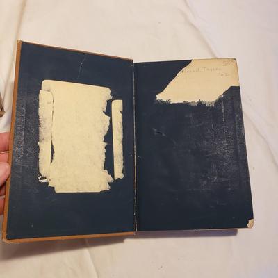 Antique Books and More (B3-KD)