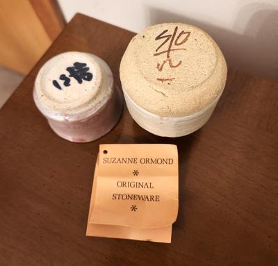 Lot #107 Lot of 2 pieces Suzanne Ormond Stoneware - Louisiana Art Pottery - Newcomb College