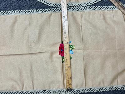 3 pc set of embroidered table linen roses