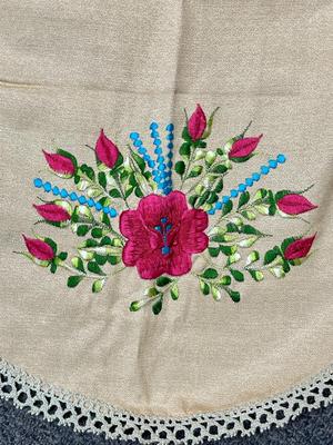 3 pc set of embroidered table linen roses