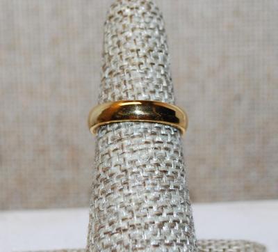 Size 6 Solid No Stones Gold Tone Band Ring (2.7g)