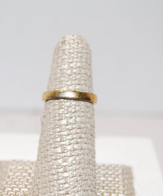 Size 6¼ Vintage Styled Ring with Garnet Colored & Clear Stones (4.0g)