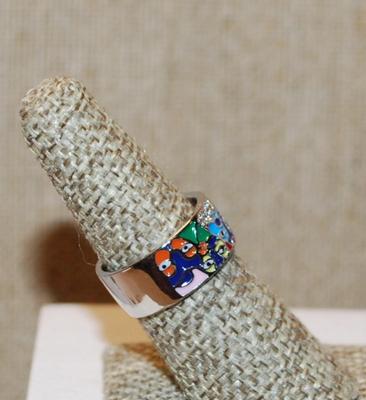 Size 8 Very Colorful ½ Infinity Enamel Style Ring on a Silver Tone Band (6.4g)