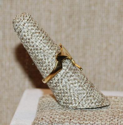 Size 8¼ Wrap-Around Gold Tone "Bat Wing" Ring with an "Open" Band (2.8g)
