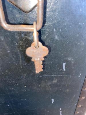 ANTIQUE STEAMER TRUNK