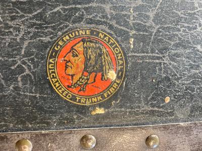 ANTIQUE STEAMER TRUNK