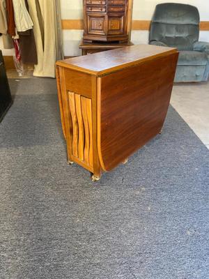 MID-CENTURY GATELEG DINING TABLE WITH 4 FOLDING CHAIRS STORED INSIDE THE TABLE