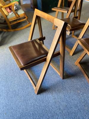 MID-CENTURY GATELEG DINING TABLE WITH 4 FOLDING CHAIRS STORED INSIDE THE TABLE