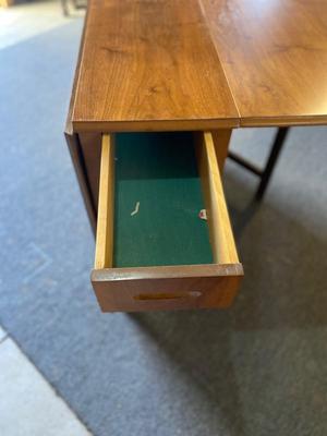 MID-CENTURY GATELEG DINING TABLE WITH 4 FOLDING CHAIRS STORED INSIDE THE TABLE
